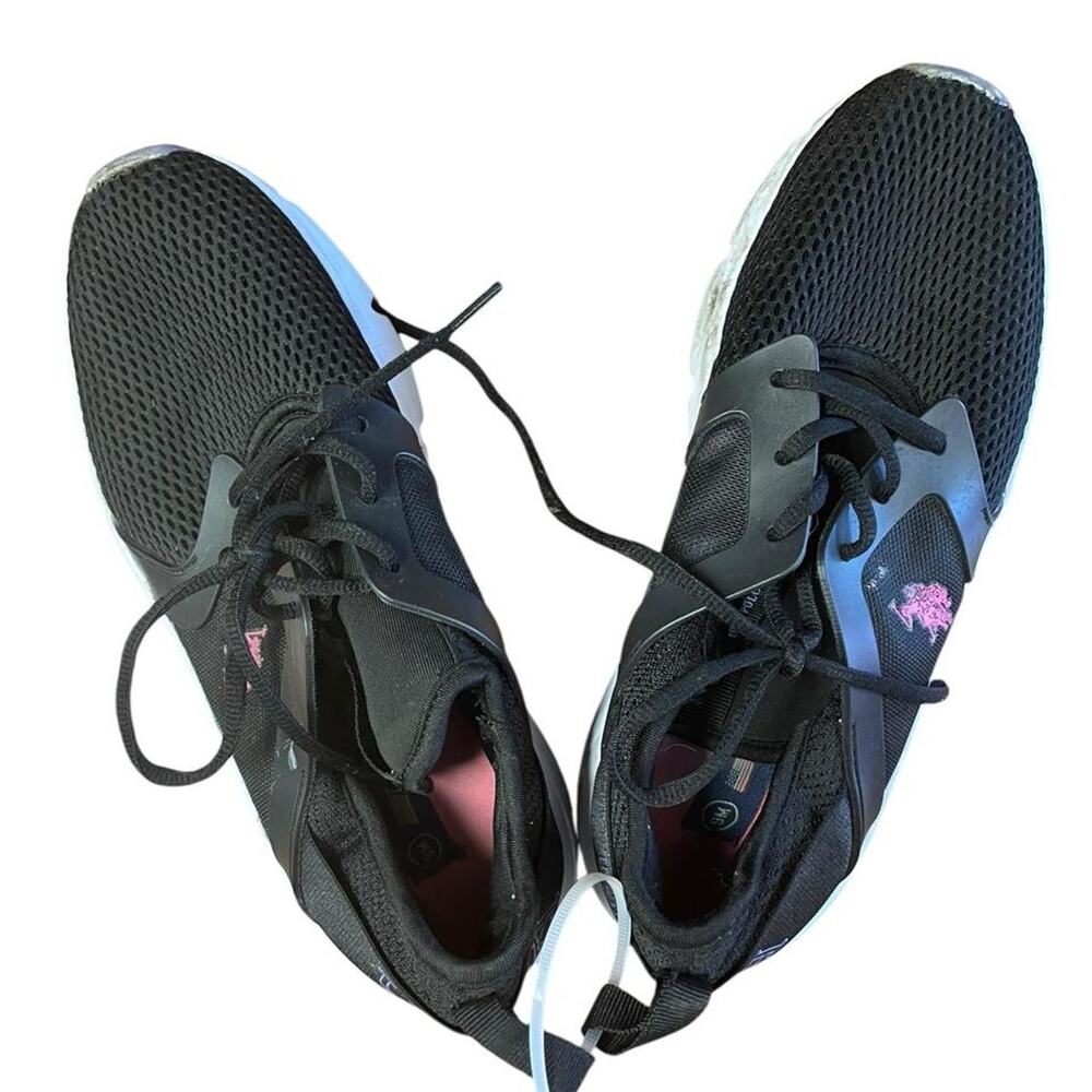 womans sneakers